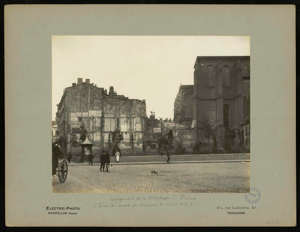 Dégagement de la cathédrale Saint-Étienne. - FRAC31555 26Fi44