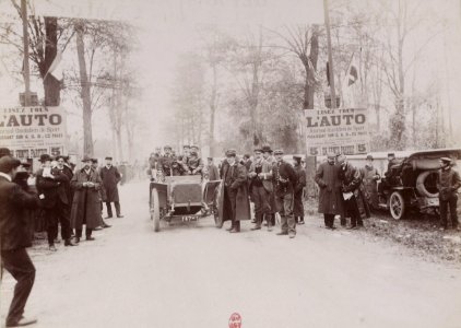 Départs de la côte de Gaillon 1904 (ici Cuchelet sur Peugeot)