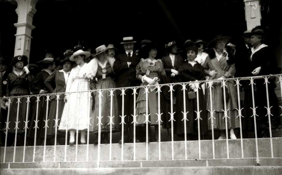 Día de carreras de caballos en el hipódromo de Lasarte (5 de 5) - Fondo Car-Kutxa Fototeka