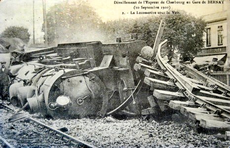 Déraillement de l'express de Cherbourg en gare de Bernay