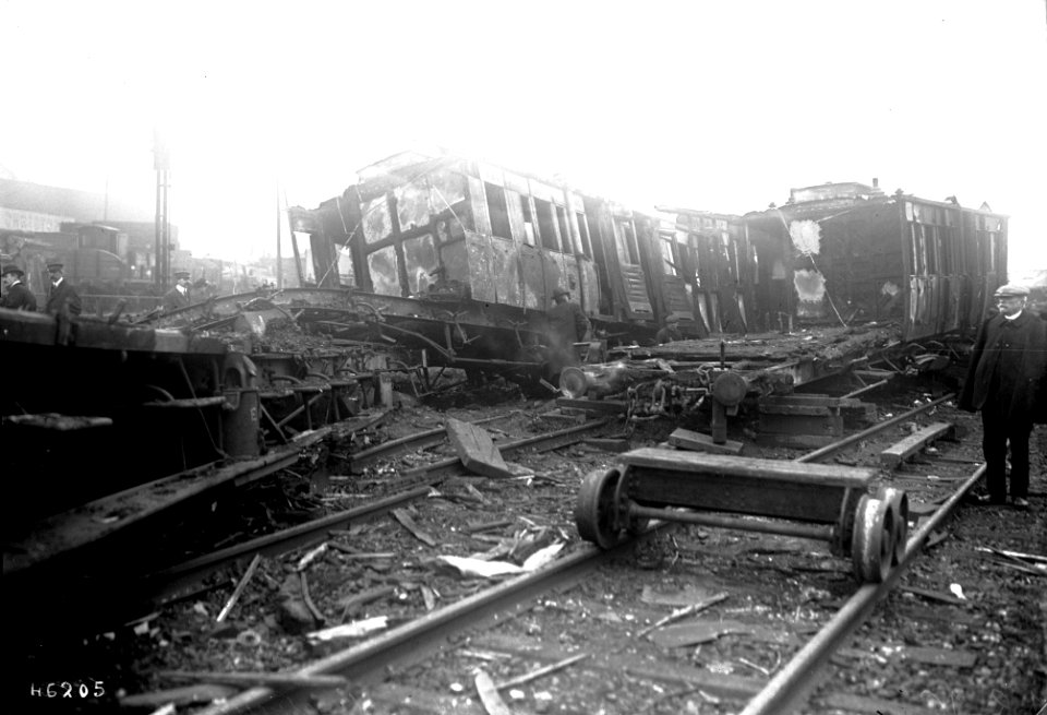 Déraillement à Saint-Denis du train poste Boulogne Paris
