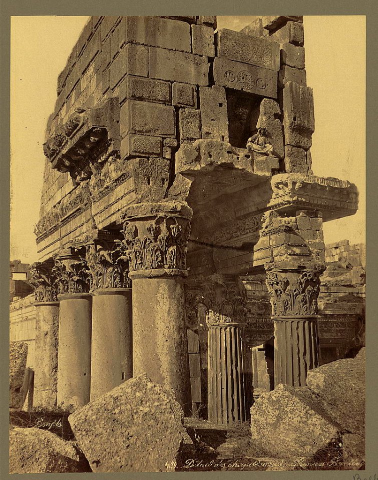 Détail des chapiteaux du Proanos (sic) Balbek - Bonfils. LCCN2004668110