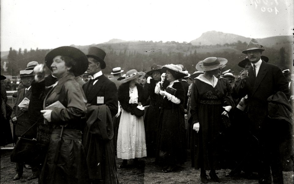 Día de carreras de caballos en el hipódromo de Lasarte (2 de 5) - Fondo Car-Kutxa Fototeka