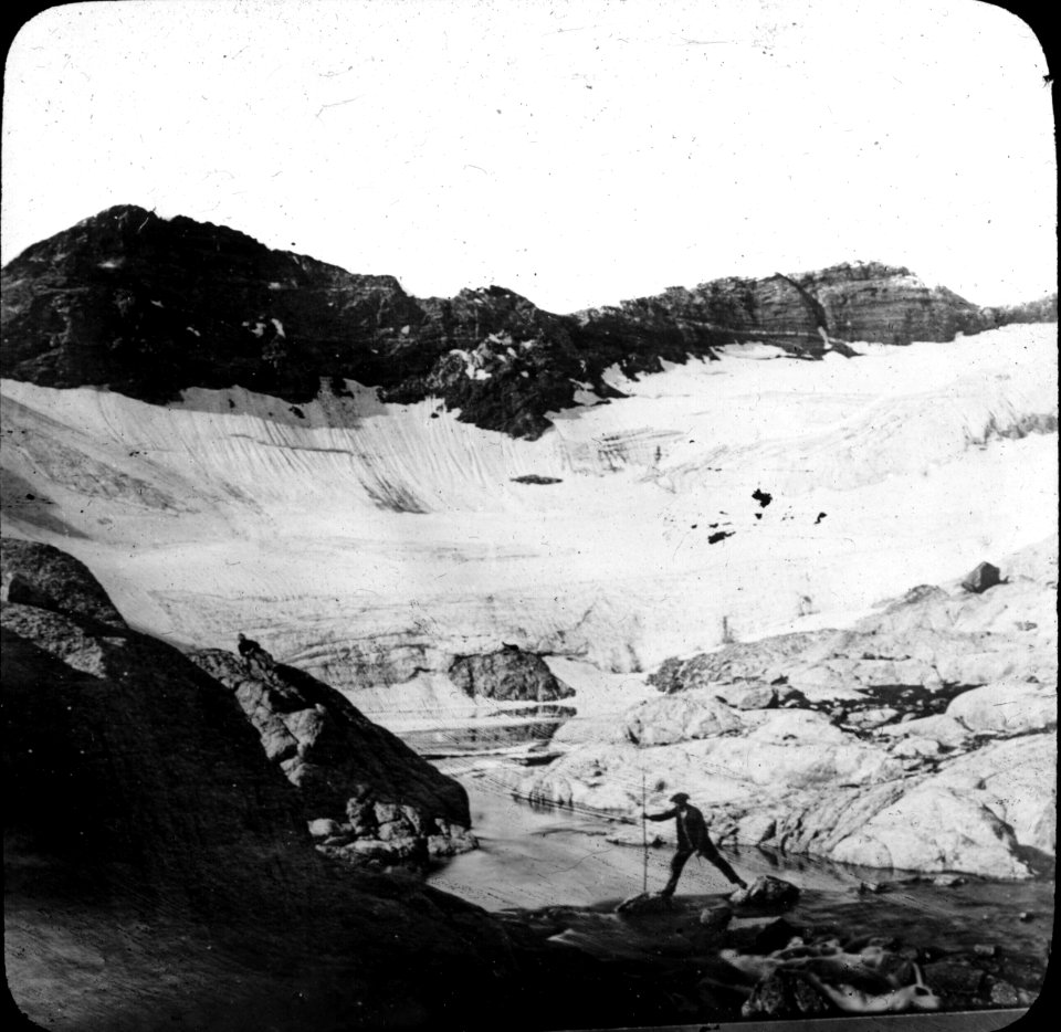 Déversoir du lac glacé du Portillon