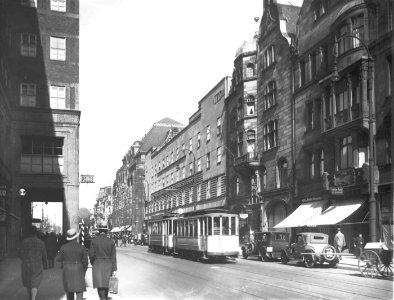 Düsseldorf Breite Straße Richtung Hindenburgwall Höhe Breidenbacher Hof 1934 Julius Söhn photo
