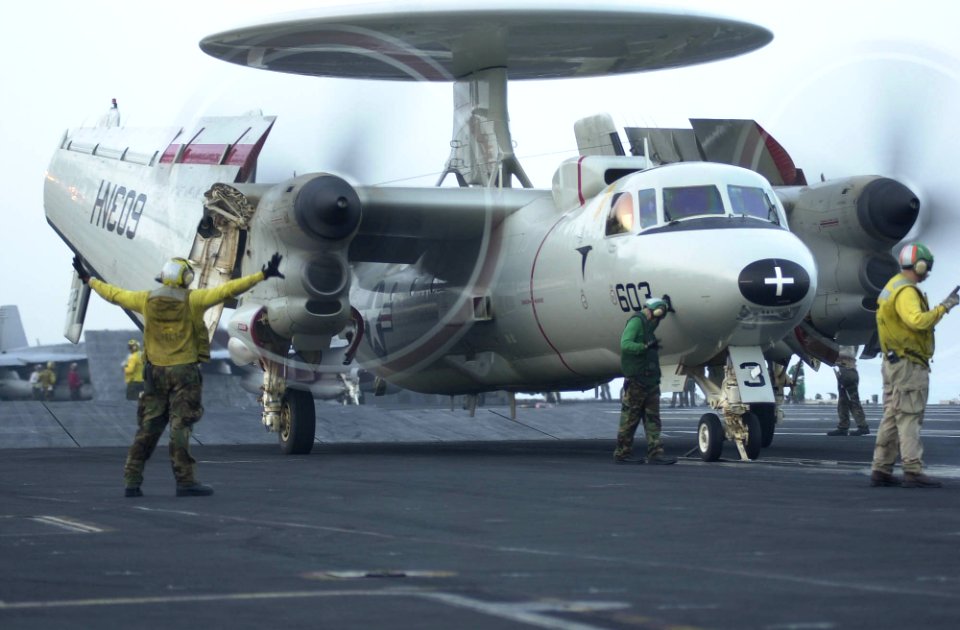 E-2C Hawkeye Startvorbereitung