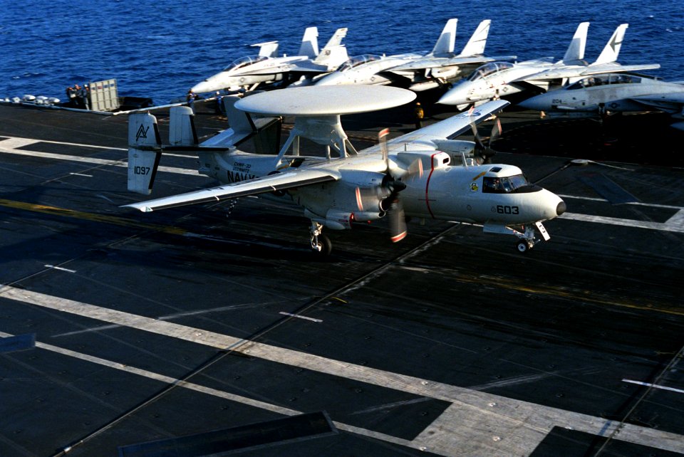 E-2C VAW-88 landing on USS Nimitz 1992