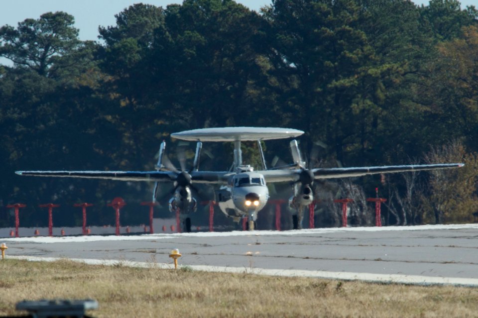 E-2D Advanced Hawkeye launch 141120-N-IG780-310