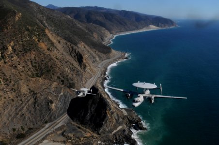 E-2C Hawkeyes over Southern California. (8233128162)
