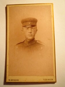 E. Heller als Soldat in Uniform, CDV von W. Hornung, Tübingen, 1889
