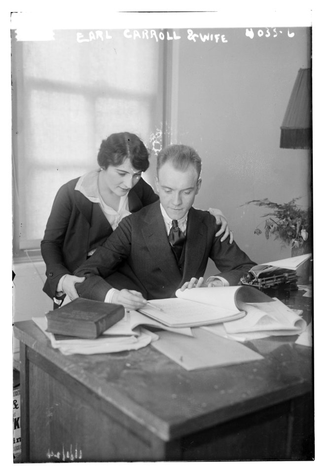 Earl Carroll & wife LCCN2014703056