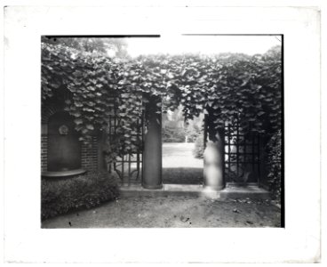 East Hampton Free Library, 159 Main Street, East Hampton, New York. Entrance to garden LCCN2008680131