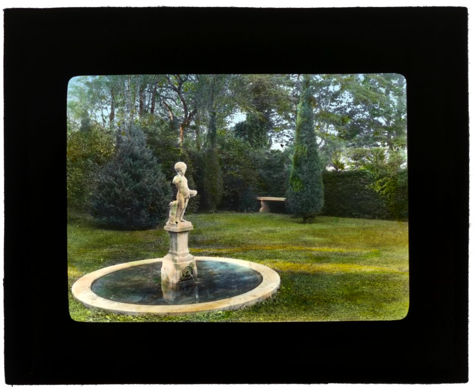 East Hampton Free Library, 159 Main Street, East Hampton, New York. Ornamental pool LCCN2007686316