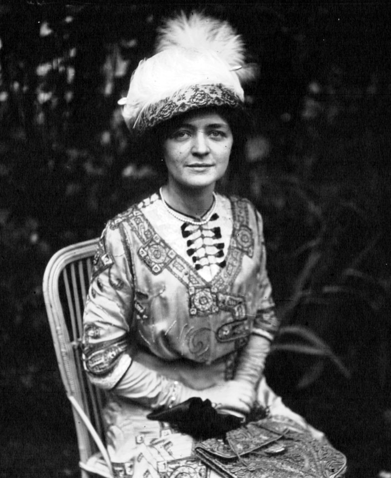 Marcelle Géniat 1910