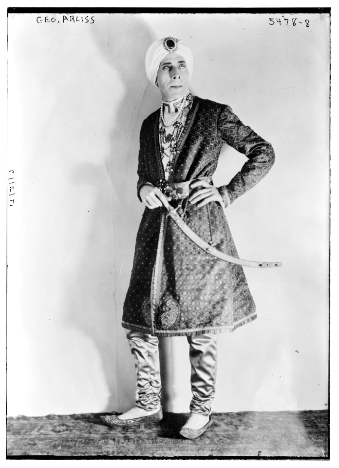 Geo. Arliss (in Sultan costume) LCCN2014712630