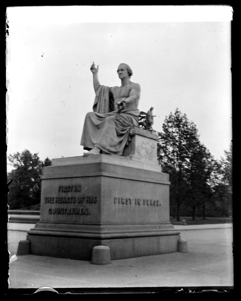 Geo. Wash. statue museum LCCN2016819405