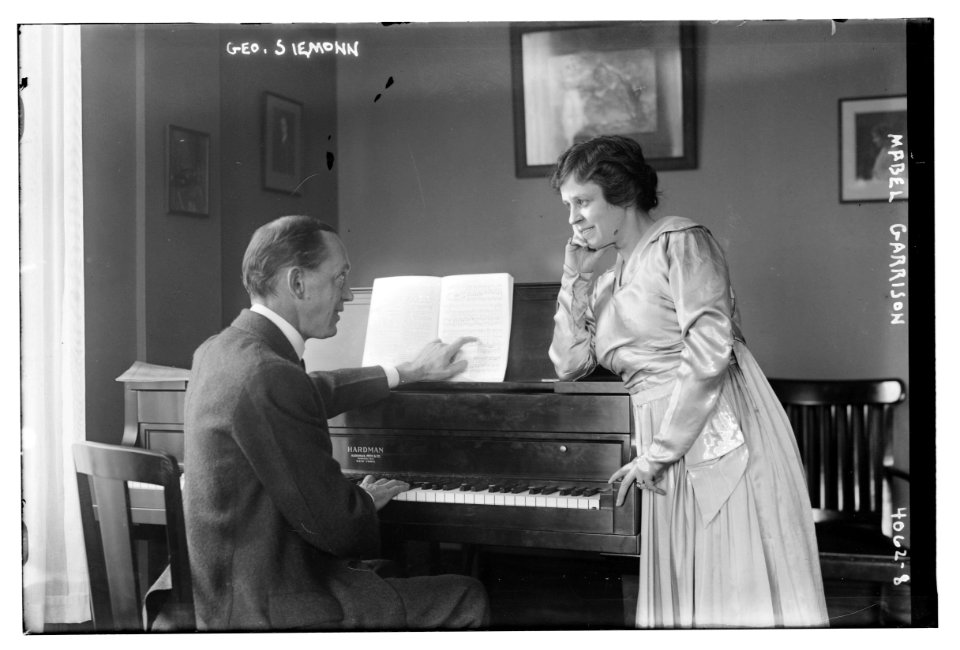 Geo. Siemonn, Mabel Garrison LCCN2014703248