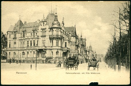 Georg Kugelmann PC 0133 Hannover Hohenzollernstr. mit Villa Waldersee, Bildseite mit Wachhäuschen und Baumpflanzung vor dem Bau der Markuskirche