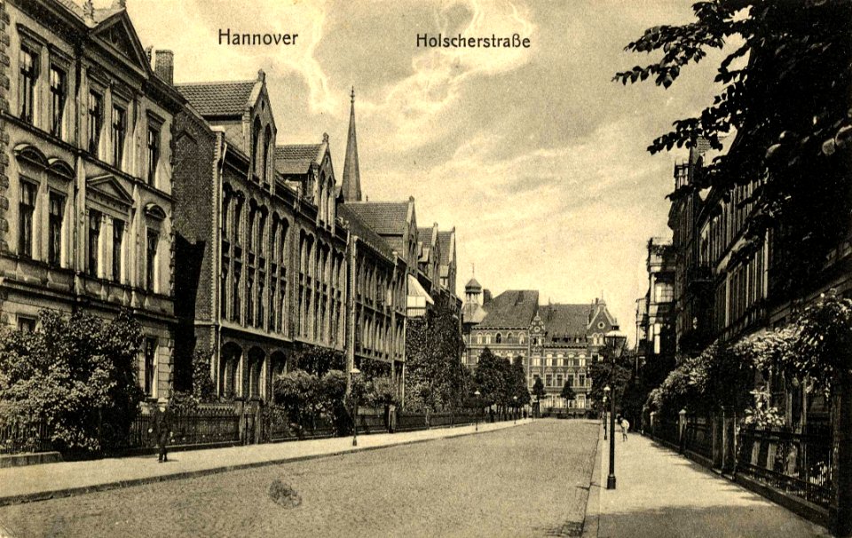 Georg Kugelmann PC 0778 Hannover Holscherstraße Bildseite mit Blick in Richtung Bödekerstraße nahe der Dreifaltigkeitskirche, Gaslaternen, um 1911