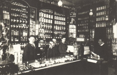 Georg-pettendorfer-thiersch-drogerie-1910