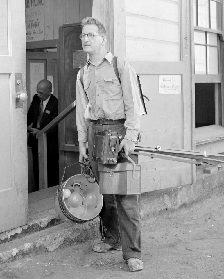 George Cedric Wright, Radiation Laboratory photographer... NARA 22118110 (cropped)