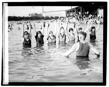 George H. Corson teaching swim class at the Tidal Basin, Washington, D.C. LCCN2016826857