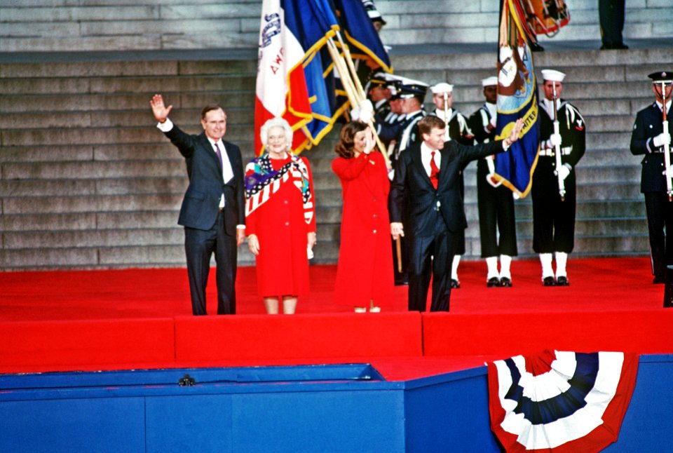 George H. W. Bush, Barbara Bush, Marilyn Quayle, and Dan Quayle
