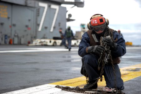 George H.W. Bush is conducting training operations in the Atlantic Ocean 150205-N-IJ275-023