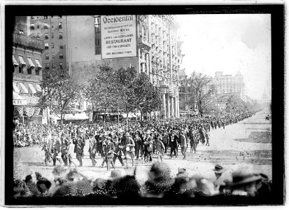 G.A.R. parade, (Washington, D.C.), 1915 LCCN2016851046