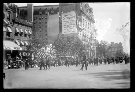 G.A.R. parade, (Washington, D.C.), 1915 LCCN2016851117