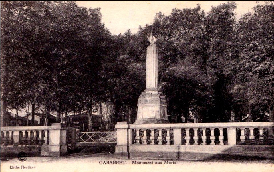 Gabarret (Landes) - Monument aux morts 3