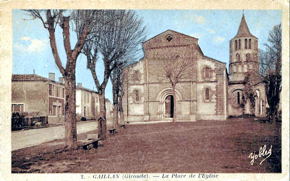 Gaillan - Place de l'église b