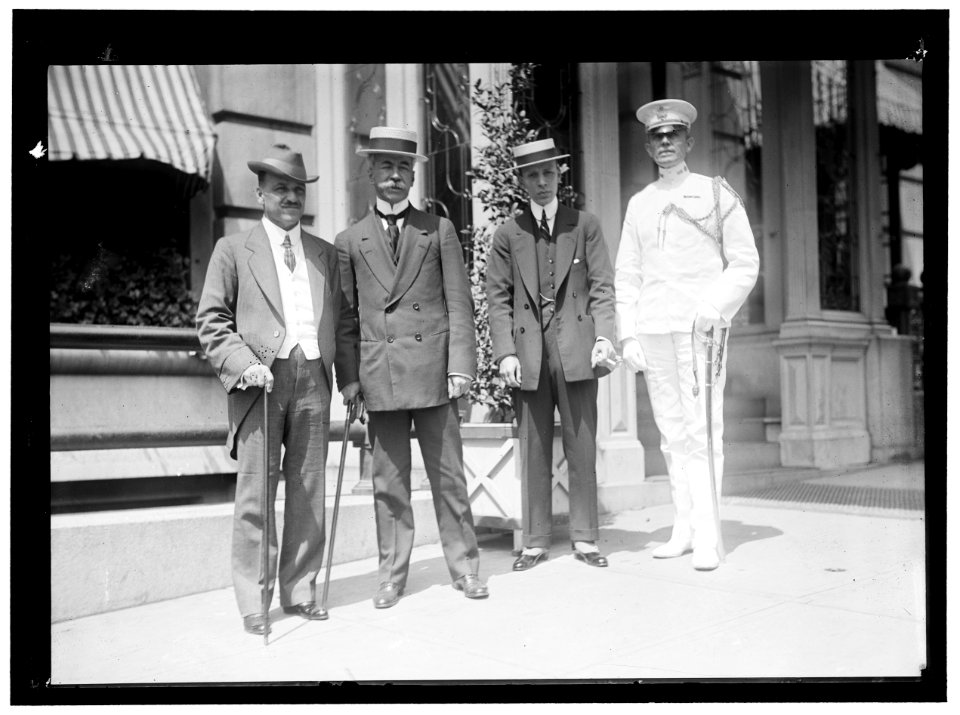 GAMA, DOMICIO DA. AMB. E. & P. FROM BRAZIL. 2ND FROM LEFT, AT WILLARD HOTEL LCCN2016865758