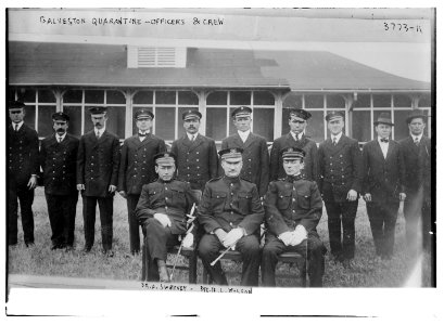 Galveston quarantine, officers & crew - Dr. A. Sweeney, Dr. R.L. Wilson LCCN2014701108