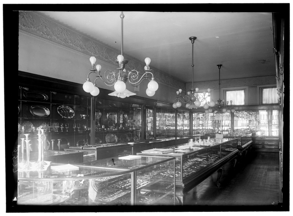 GALT, MRS. EDITH BOLLING. M. WOODROW WILSON, DEC. 18, 1915. HER JEWELRY STORE, 'GALT & BRO' LCCN2016866555