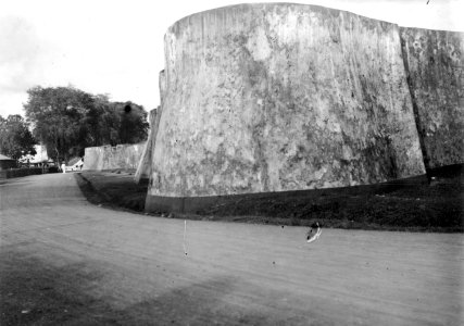 Gammalt holländskt fort i Menado. Manado. Indonesien - SMVK - 010685