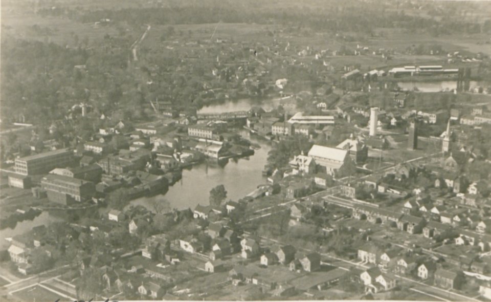 Gananoque Ontario from the Air (HS85-10-36564)