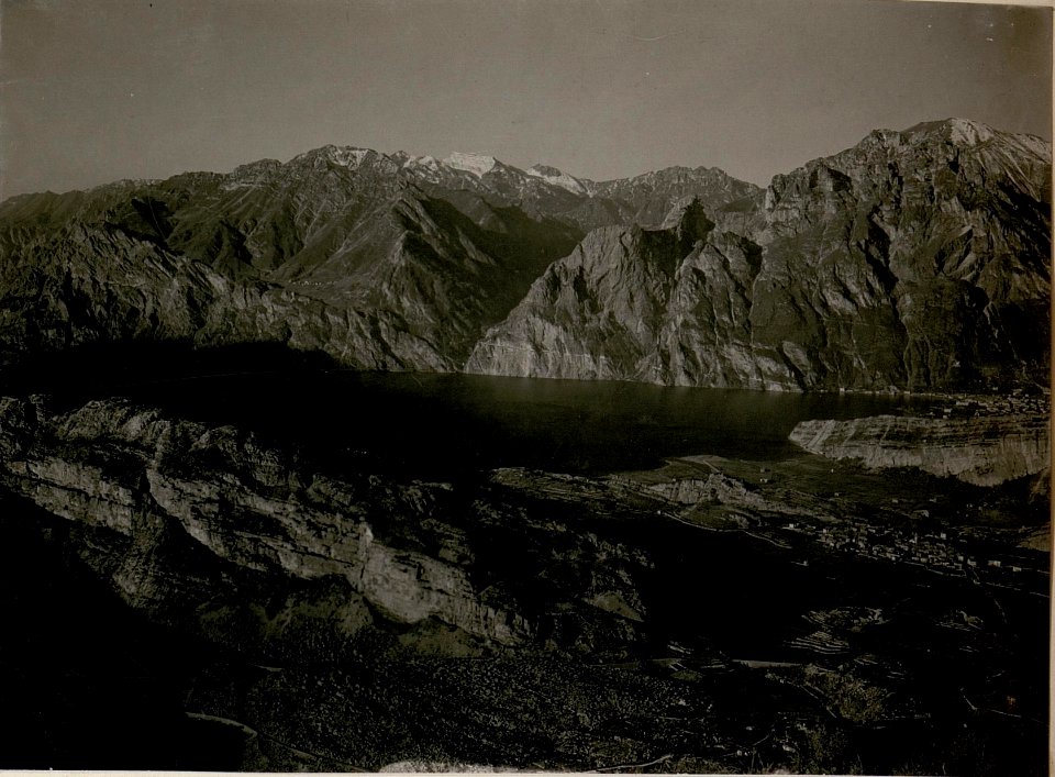 Gardasee mit Mte.Garda. (BildID 15510908)