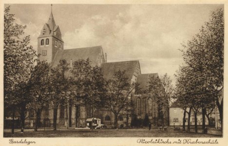 Gardelegen, Sachsen-Anhalt - Nikolaikirche mit Krabenschule (Zeno Ansichtskarten)