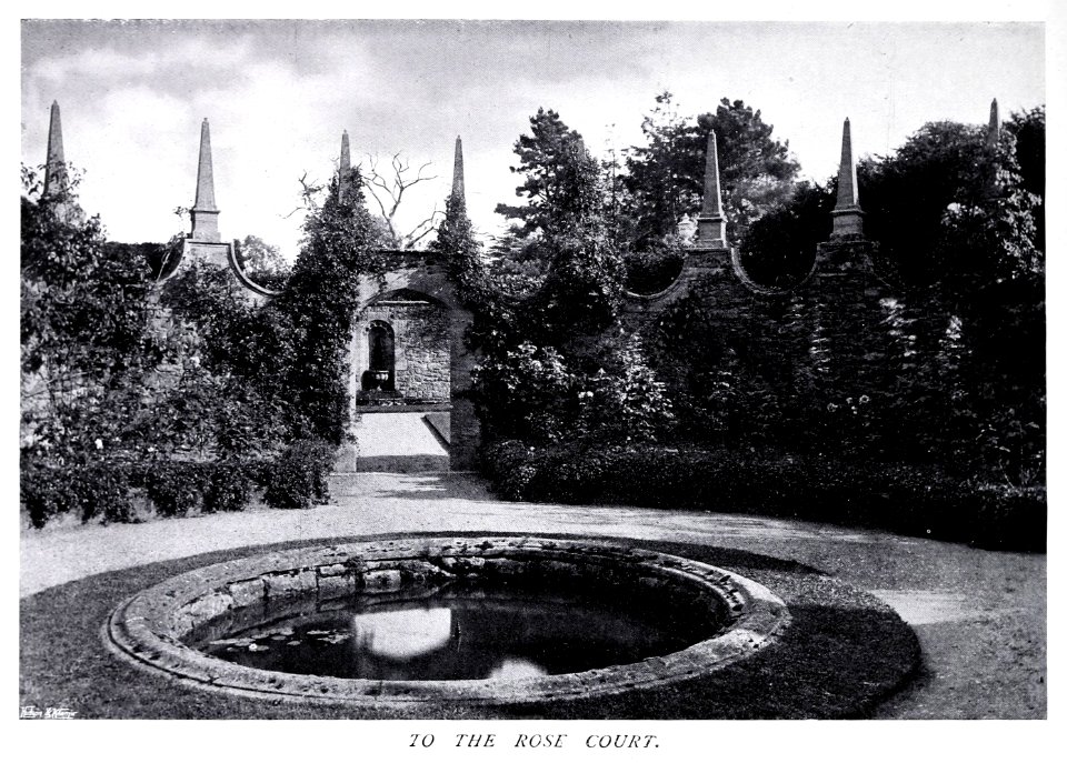 Gardens Old and New Vol 3 Athelhampton Hall to the Rose Court 0052