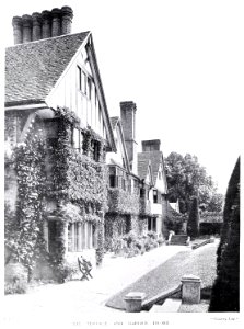 Gardens Old and New Vol 1 Brickwall terrace and garden front 0288