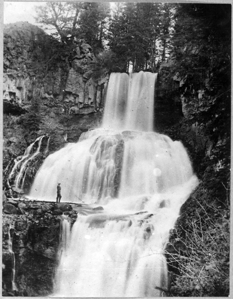 Gardiner Falls. Yellowstone National Park - NARA - 517272