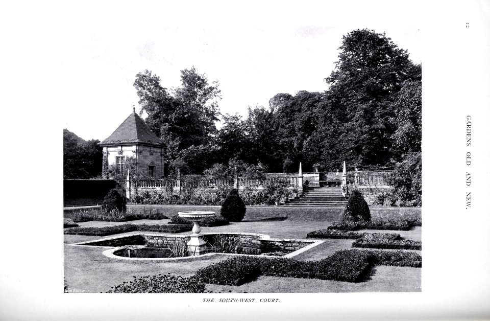 Gardens Old and New Vol 3 Athelhampton Hall the south-west court 0058