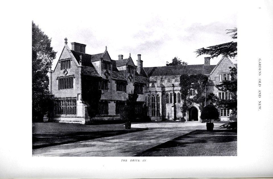 Gardens Old and New Vol 3 Athelhampton Hall, Dorset 0048