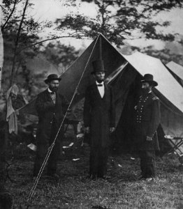 Gardner, Alexander - Lincoln auf dem Schlachtfeld von Antietam, Maryland (Zeno Fotografie)