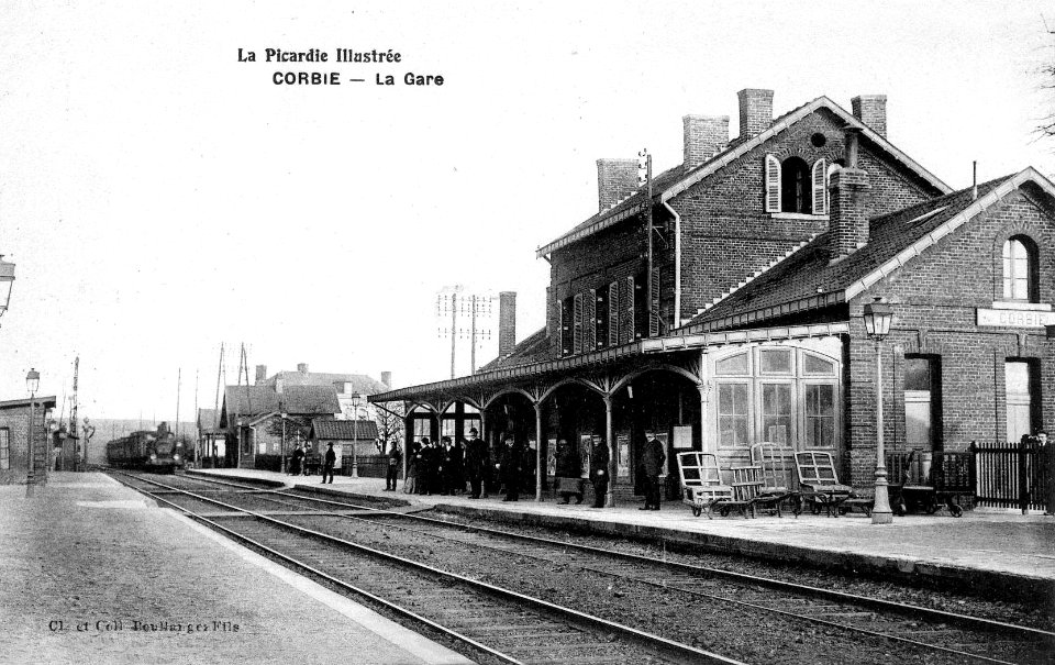 Gare-Corbie-intérieur-CPancienne