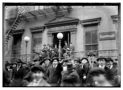 Garment workers, Arlington Hall LCCN2014700952