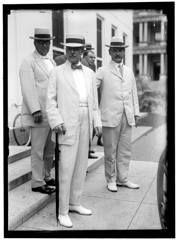 GARRISON, LINDLEY M. SECRETARY OF WAR, 1913-1916. LEFT, WITH LANSING AND HOUSTON AT WHITE HOUSE LCCN2016866516