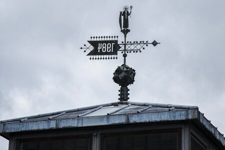 Weathervane booth building