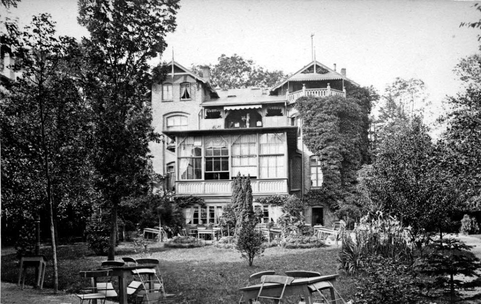 Gaststätte Folkers Garten in der Reventlouallee 27 (Kiel 51.928)